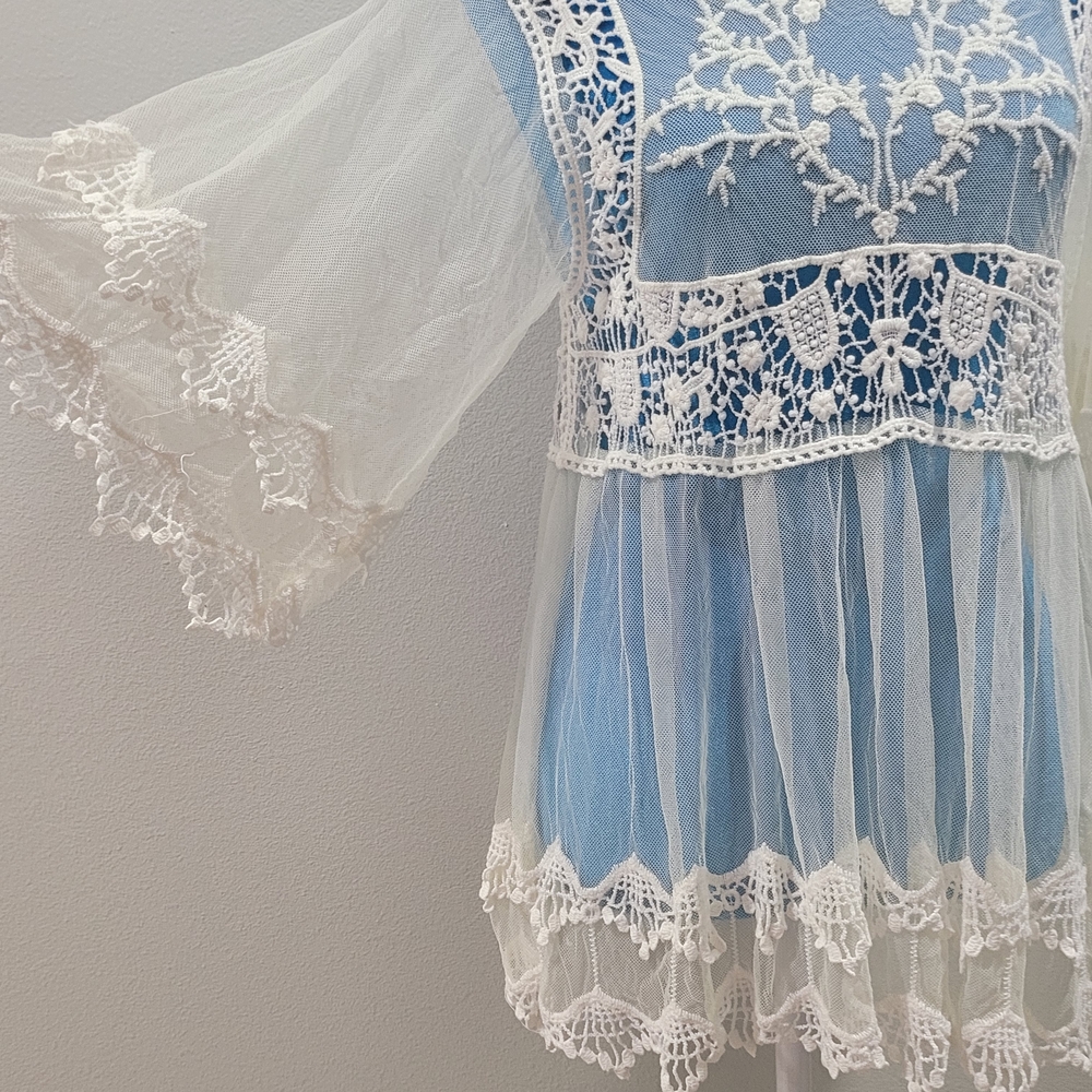 Elegant Blue and White Lace Women Top - Picture 2 of 3
